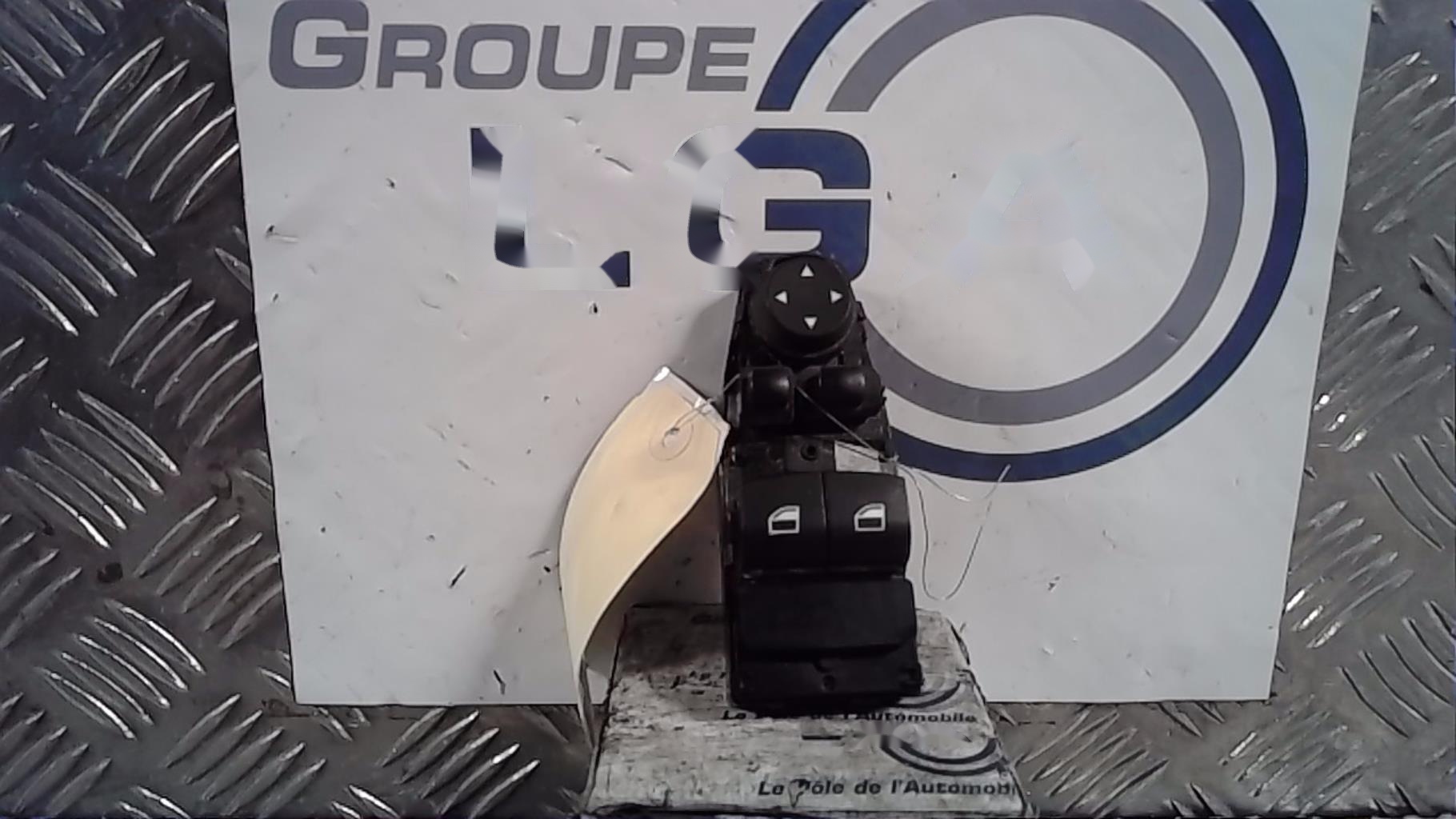Interrupteur de leve vitre avant gauche