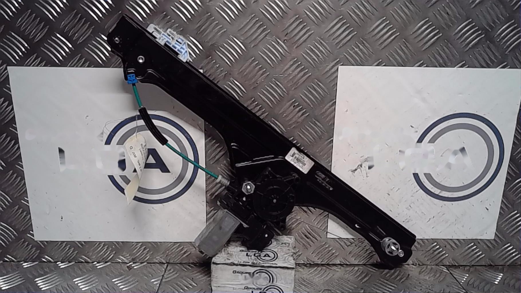 Leve vitre electrique avant droit