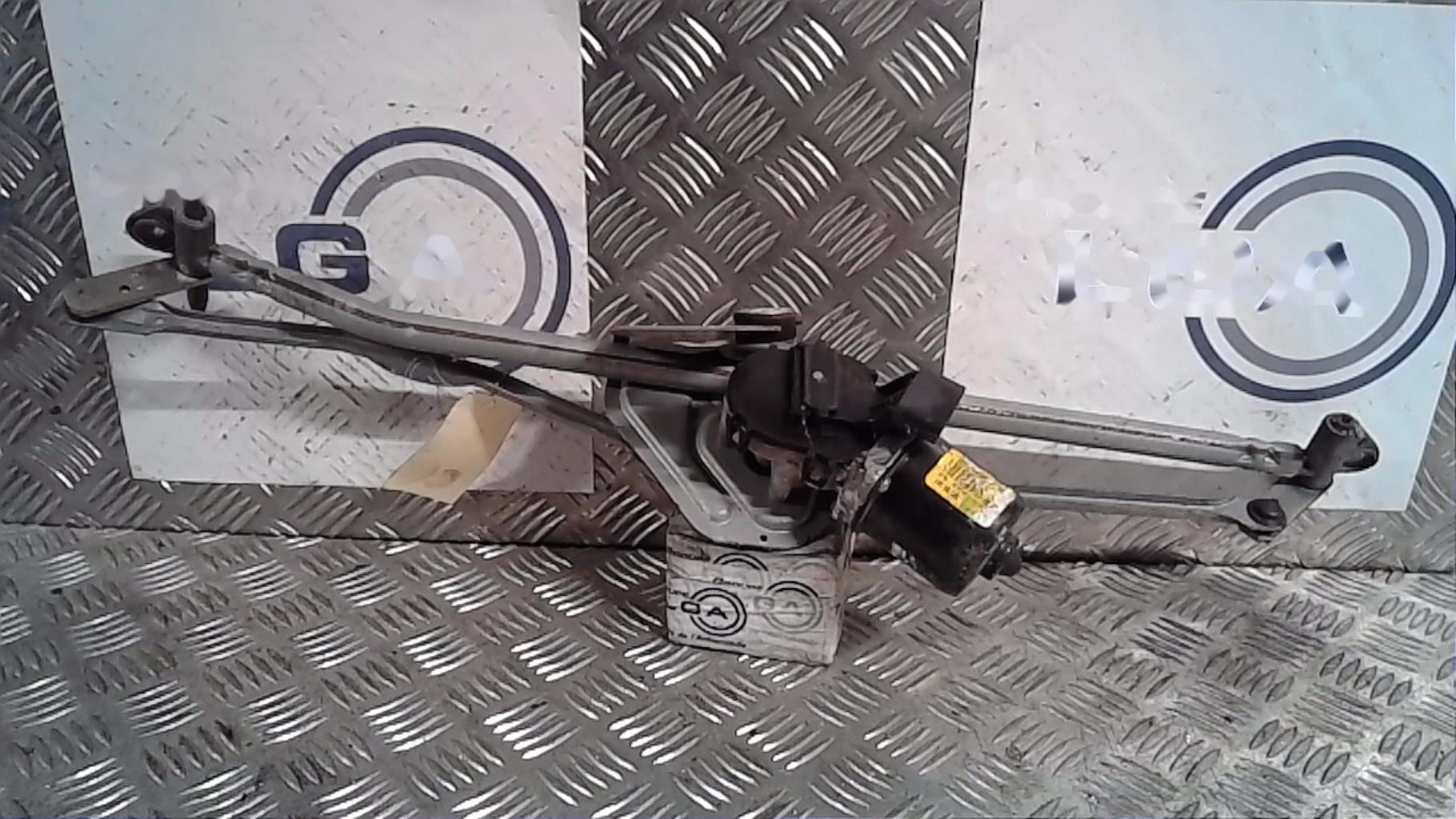 Moteur essuie glace avant
