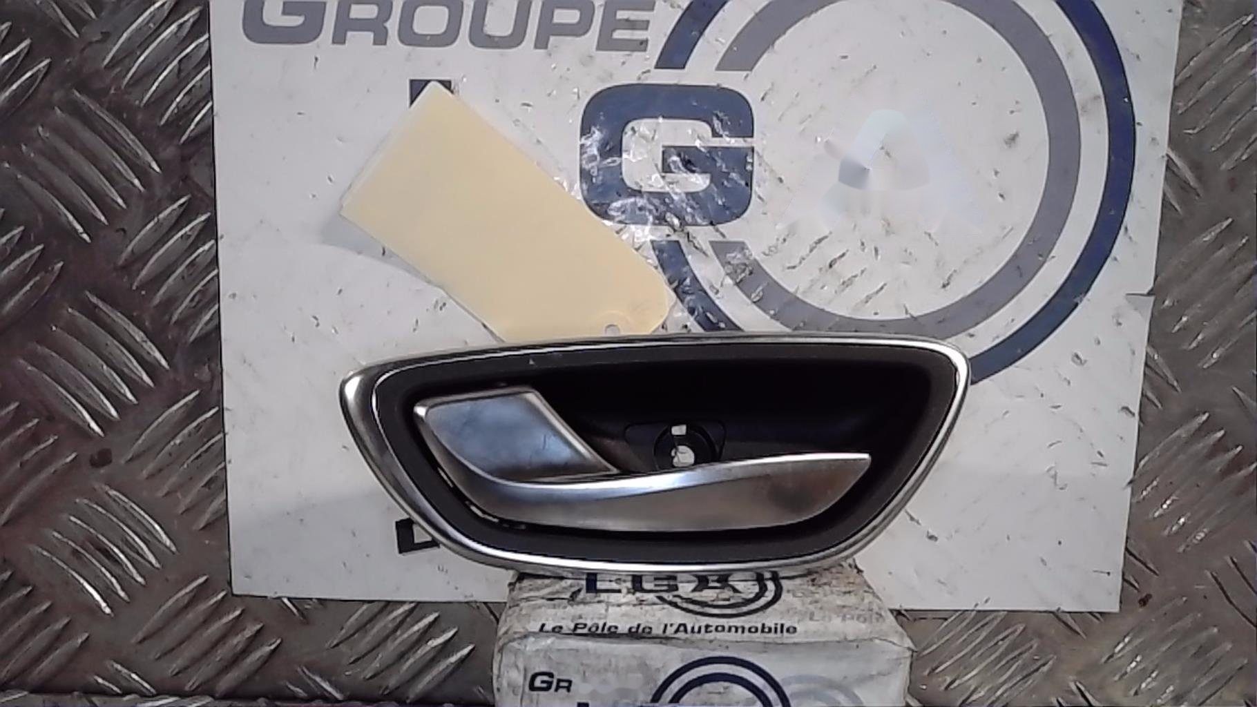 Poignee interieur avant gauche