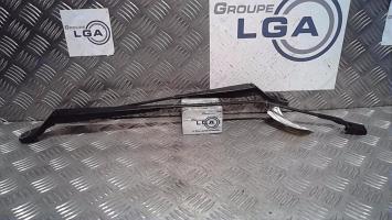 Bras essuie glace avant