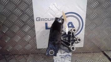 Support moteur droit