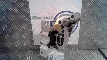 Support moteur droit