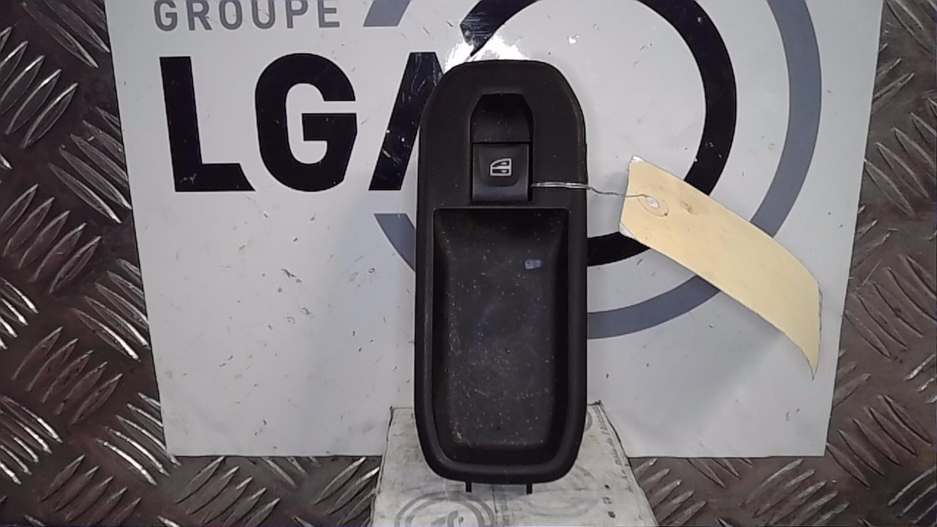 Interrupteur de leve vitre avant droit