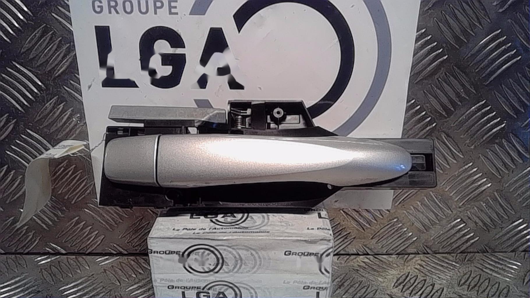 Poignee porte arriere droit