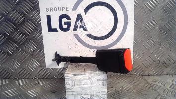 Attache ceinture avant droit