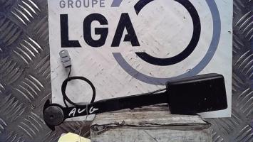 Attache ceinture avant gauche