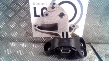 Support moteur droit