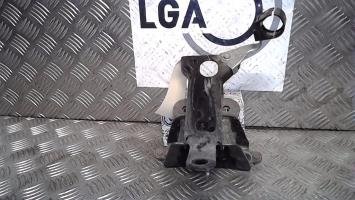 Support moteur gauche