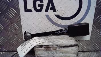 Attache ceinture avant gauche