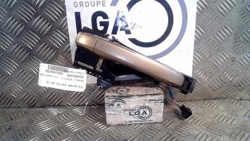 Poignee porte avant droit