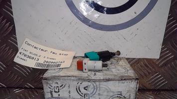 Contacteur feu stop
