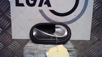 Poignee interieur avant droit