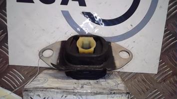 Support moteur gauche