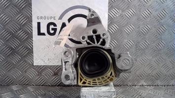 Support moteur droit