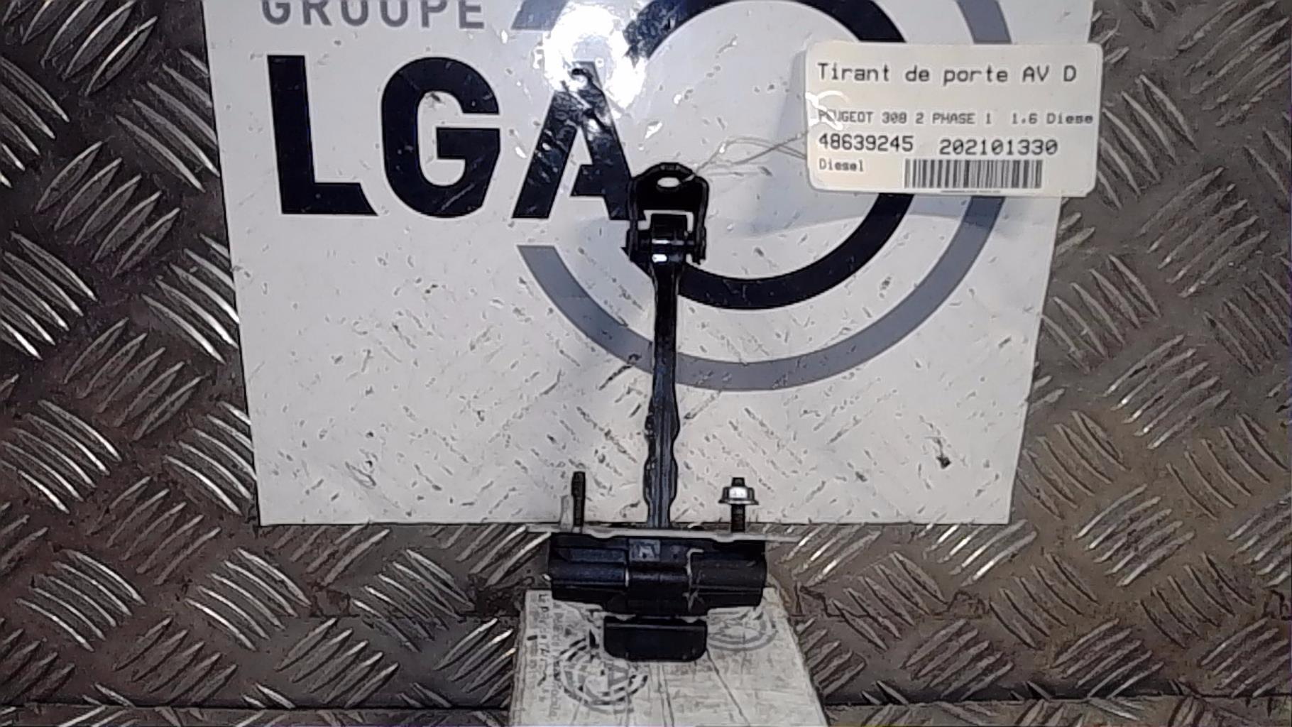 Tirant de porte avant droit