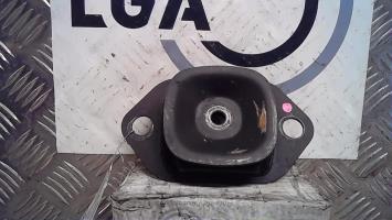 Support moteur gauche