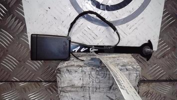 Attache ceinture avant gauche
