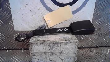 Attache ceinture avant gauche