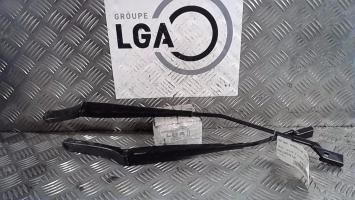 Bras essuie glace avant