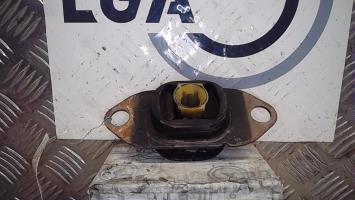 Support moteur gauche