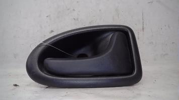 Poignee interieur avant droit