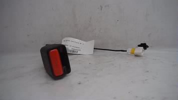 Attache ceinture avant droit