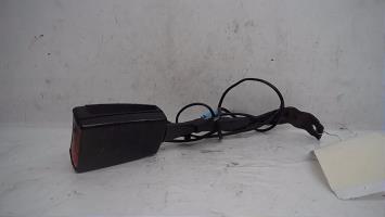 Attache ceinture avant droit