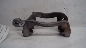 Soporte de estribo de freno (pinza) trasero derecho