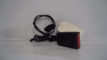 Attache ceinture avant droit