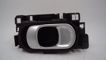 Poignee interieur avant droit