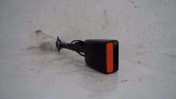 Attache ceinture avant droit