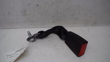 Attache ceinture arriere droit