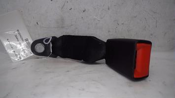 Attache ceinture arriere droit