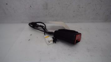 Attache ceinture avant droit
