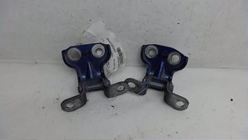 Bisagra de puerta trasera izquierda