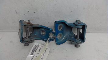 Charniere de porte avant droit
