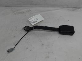 Attache ceinture avant gauche