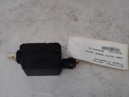 Moteur verrouillage trappe essence