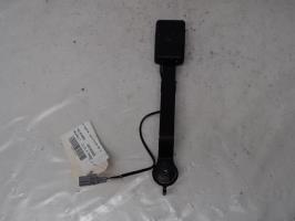 Attache ceinture avant gauche