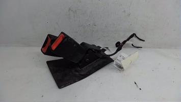 Attache ceinture arriere centrale