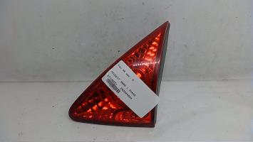 Luz trasera secundaria derecha (luces)