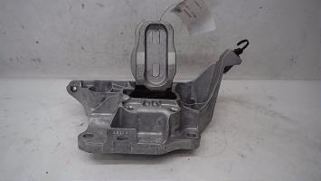 Support moteur gauche