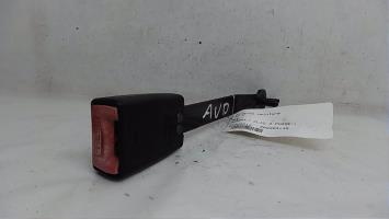 Attache ceinture avant droit