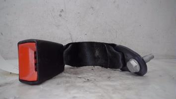 Attache ceinture arriere droit