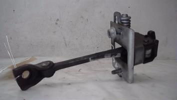 Tirant de porte avant droit