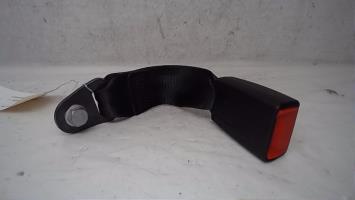 Attache ceinture arriere droit
