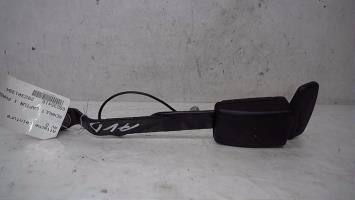 Attache ceinture avant droit