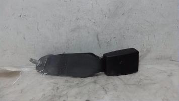 Attache ceinture arriere droit