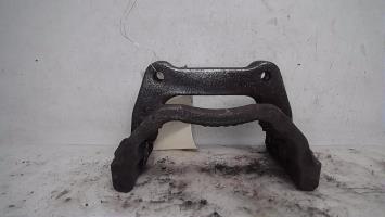 Soporte de estribo de freno (pinza) trasero derecho